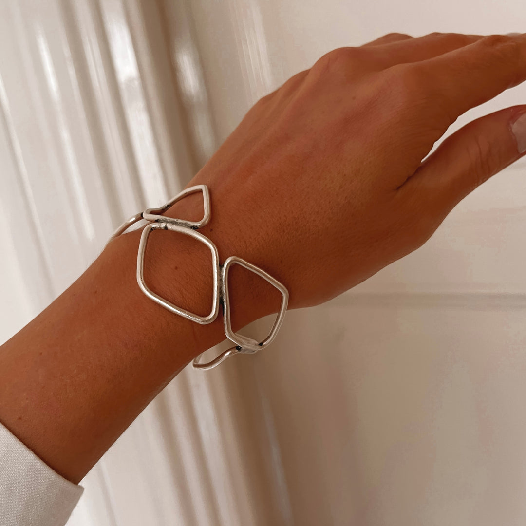 Valencia karkötő ZAMAC Ékszerek ZAMAC ékszerek - Kézzel készült ékszerek a természetes formák szerelmeseinek